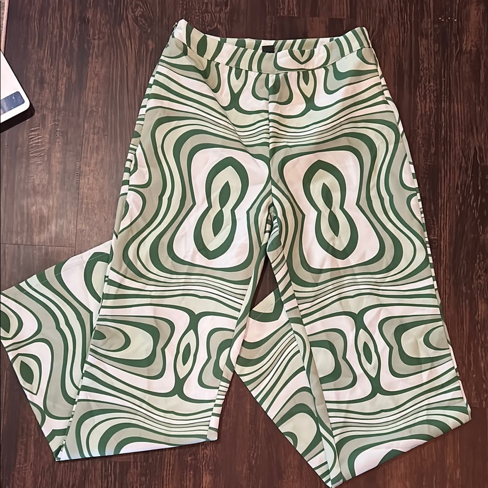 SHEIN Green and White Patterned Pants